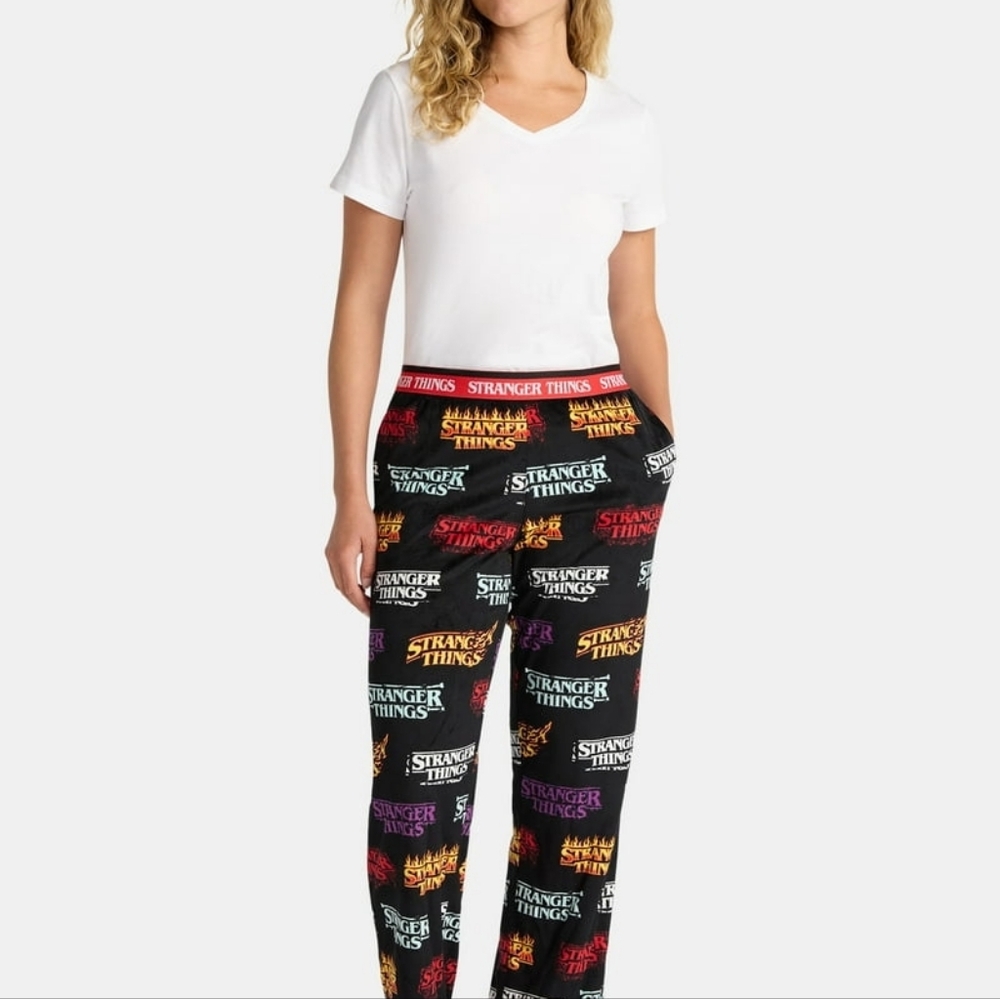 Netflix Stranger Things Women's and Women's Plus Velour Sleep Pants - Picture 5 of 5